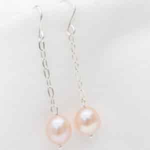 boucles d'oreilles White Tears pendantes en argent 925 et perles d'eau douce rosées