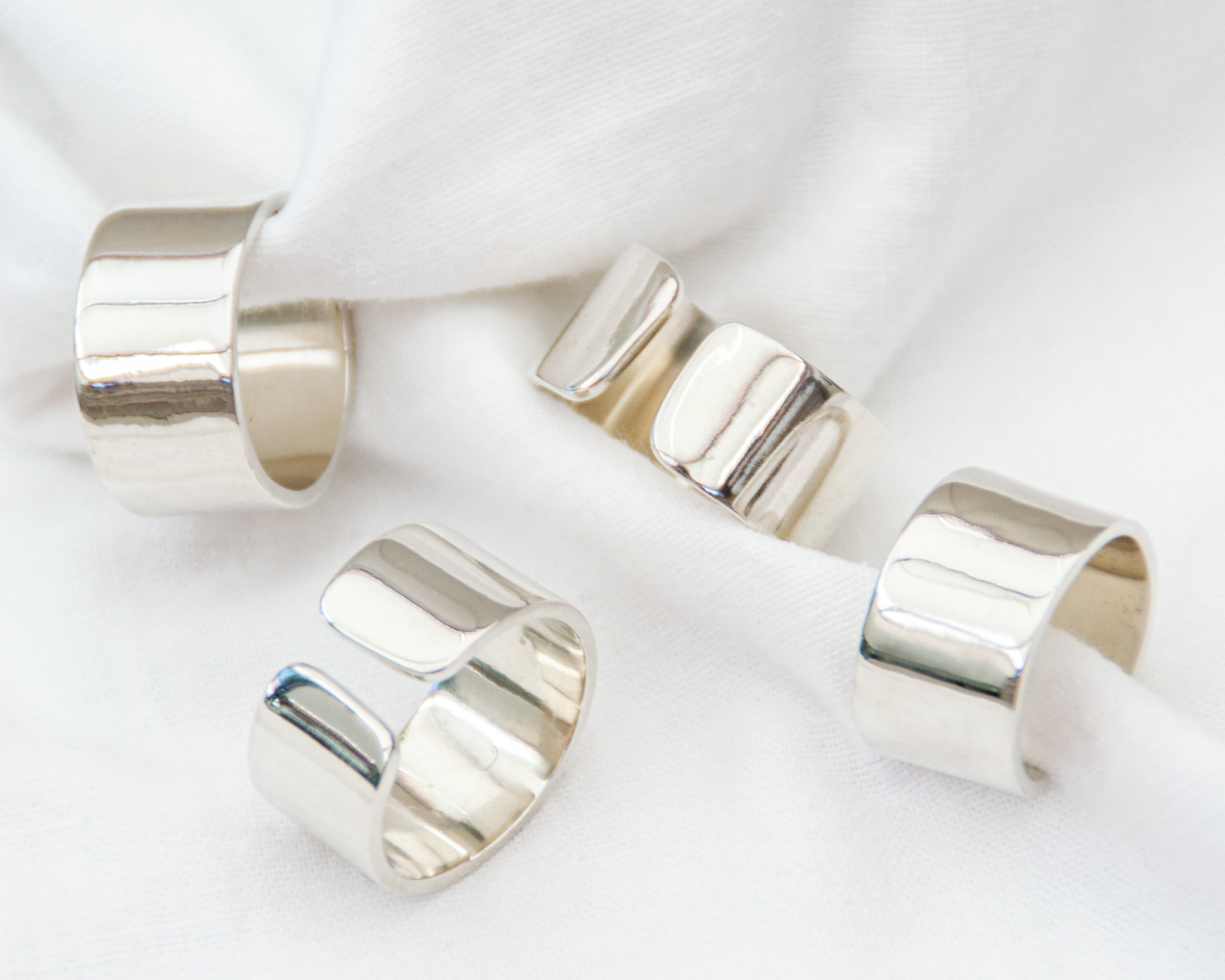 larges bagues minimalistes et ajustables en argent 