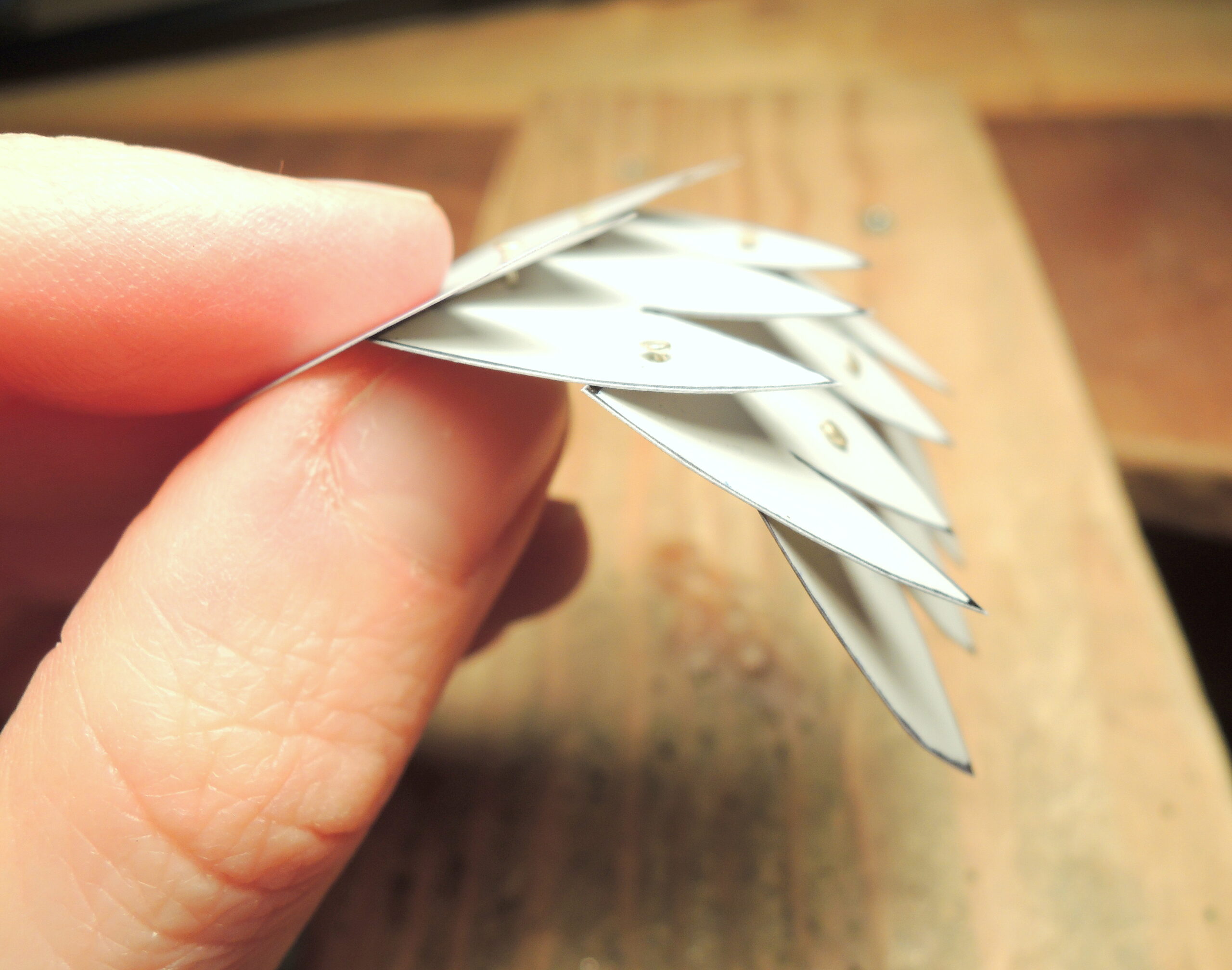 essai d'articulation des écailles du bracelet Tentation